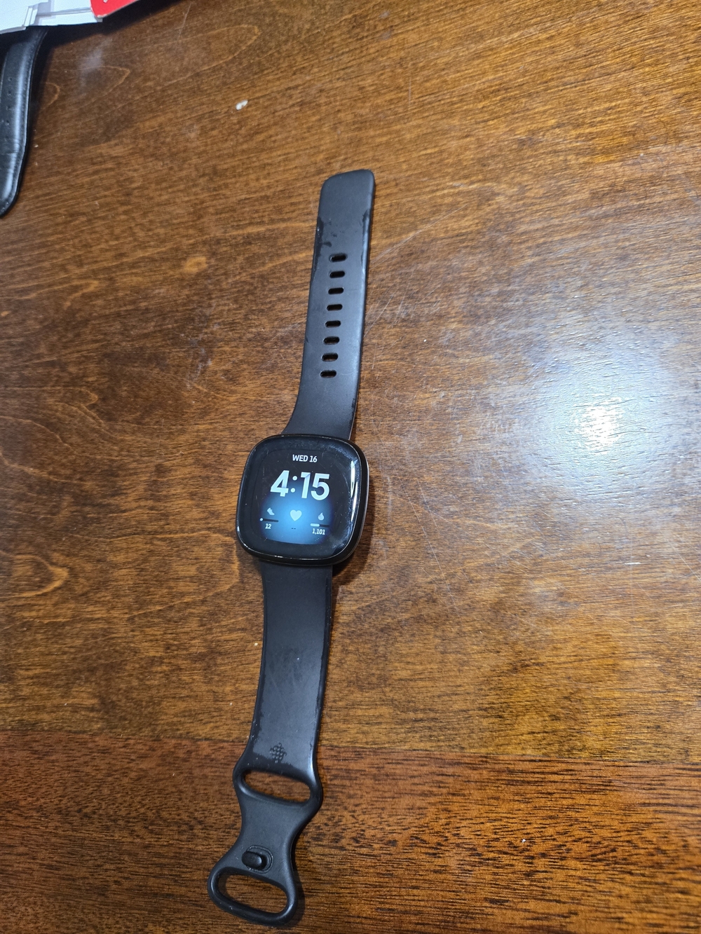 Black Smart Fitness Watch - Heart Rate & Activity Tracking